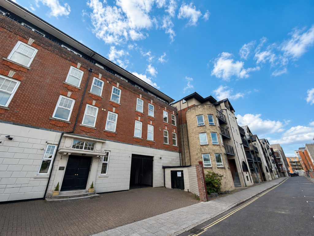 2 bed Apartment for rent in Southampton. From Morris Dibben - Southampton