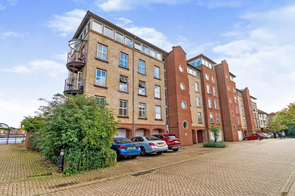 3 bed 1st Floor Flat for rent in Southampton. From Morris Dibben - Southampton