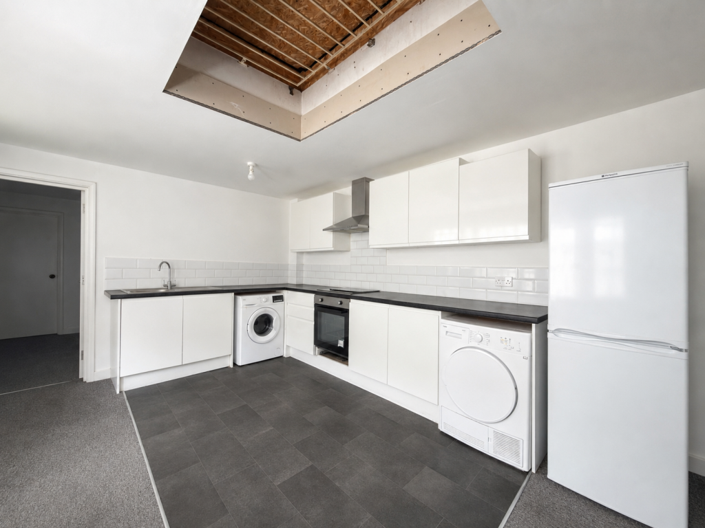 3 bed 1st Floor Flat for rent in Southampton. From Morris Dibben - Southampton