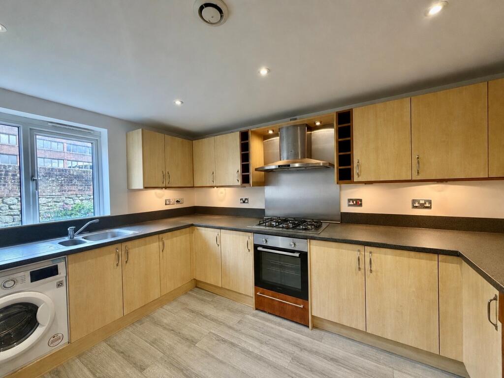 2 bed 1st Floor Flat for rent in Southampton. From Morris Dibben - Southampton