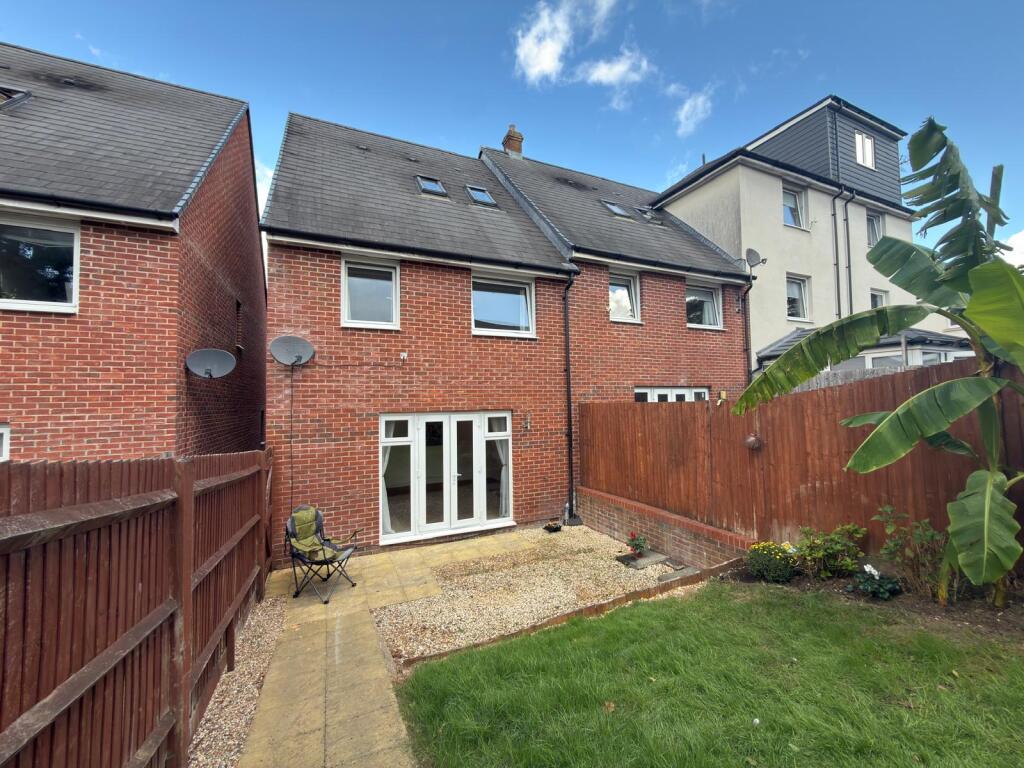 4 bed Semi Detached for rent in Rownhams. From Morris Dibben - Southampton 4 bed Semi Detached for rent in Rownhams. From Morris Dibben - Southampton