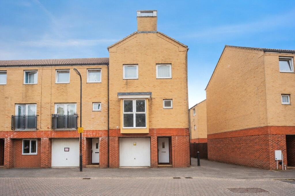 4 bed Detached for rent in Southampton. From Morris Dibben - Southampton