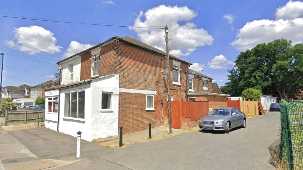 2 bed 1st Floor Flat for rent in Old Netley. From Morris Dibben - Woolston