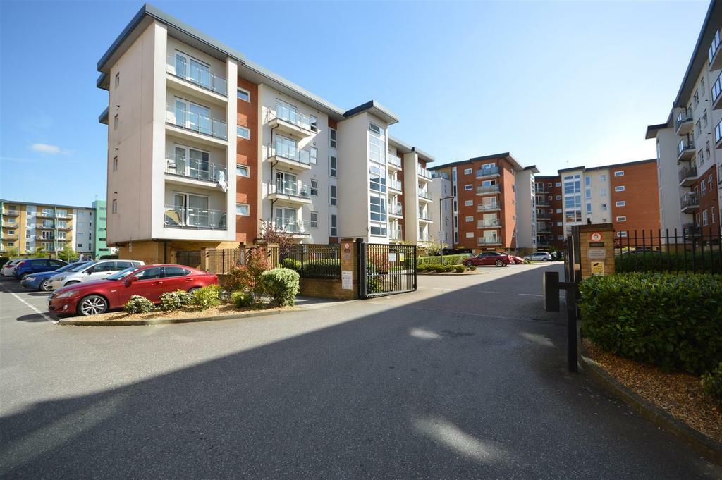 3 bed 1st Floor Flat for rent in Hatfield. From Moving Places - Hatfield