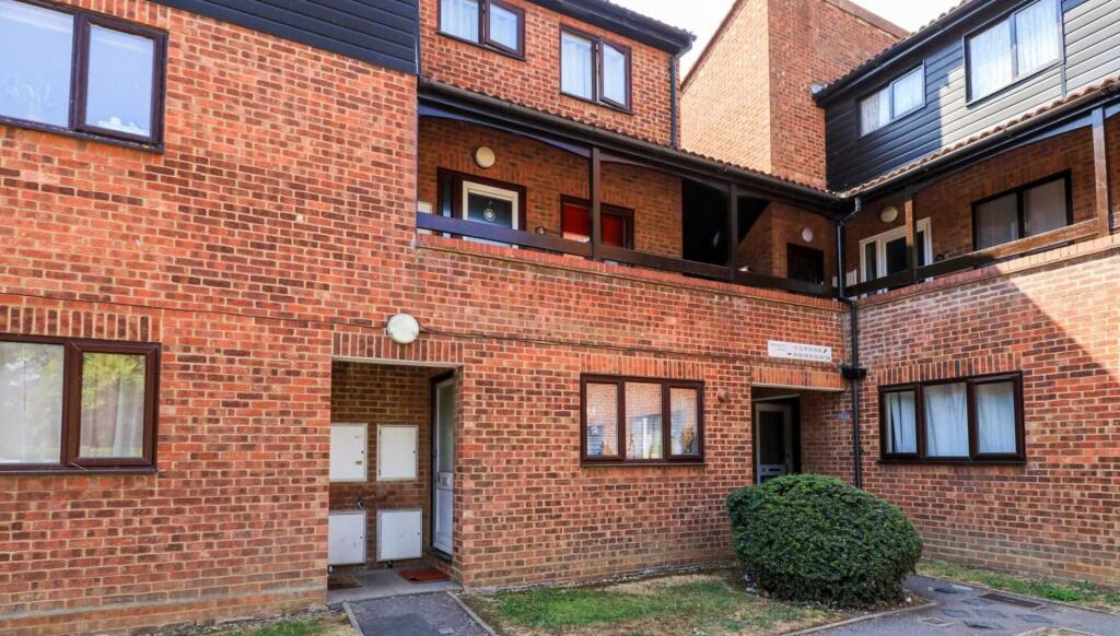 3 bed Duplex for rent in Hatfield. From Moving Places - Hatfield