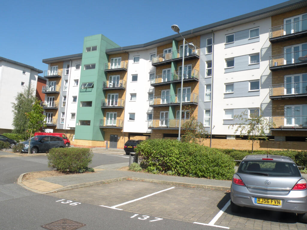 2 bed 1st Floor Flat for rent in Hatfield. From Moving Places - Hatfield