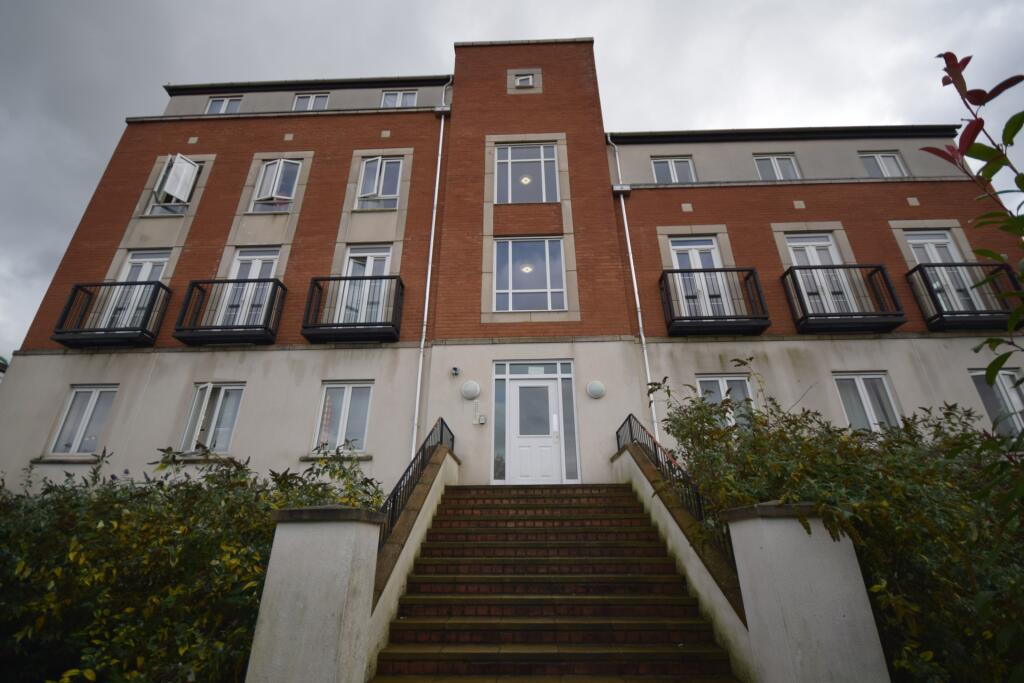 3 bed 1st Floor Flat for rent in Hatfield. From Moving Places - Hatfield