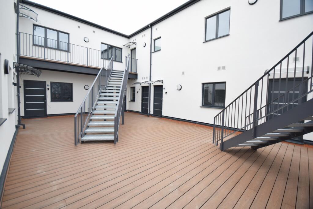 1 bed 1st Floor Flat for rent in Hatfield. From Moving Places - Hatfield