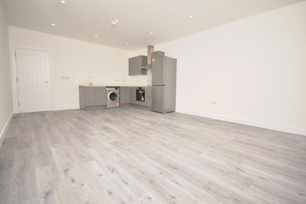 2 bed 1st Floor Flat for rent in Hatfield. From Moving Places - Hatfield