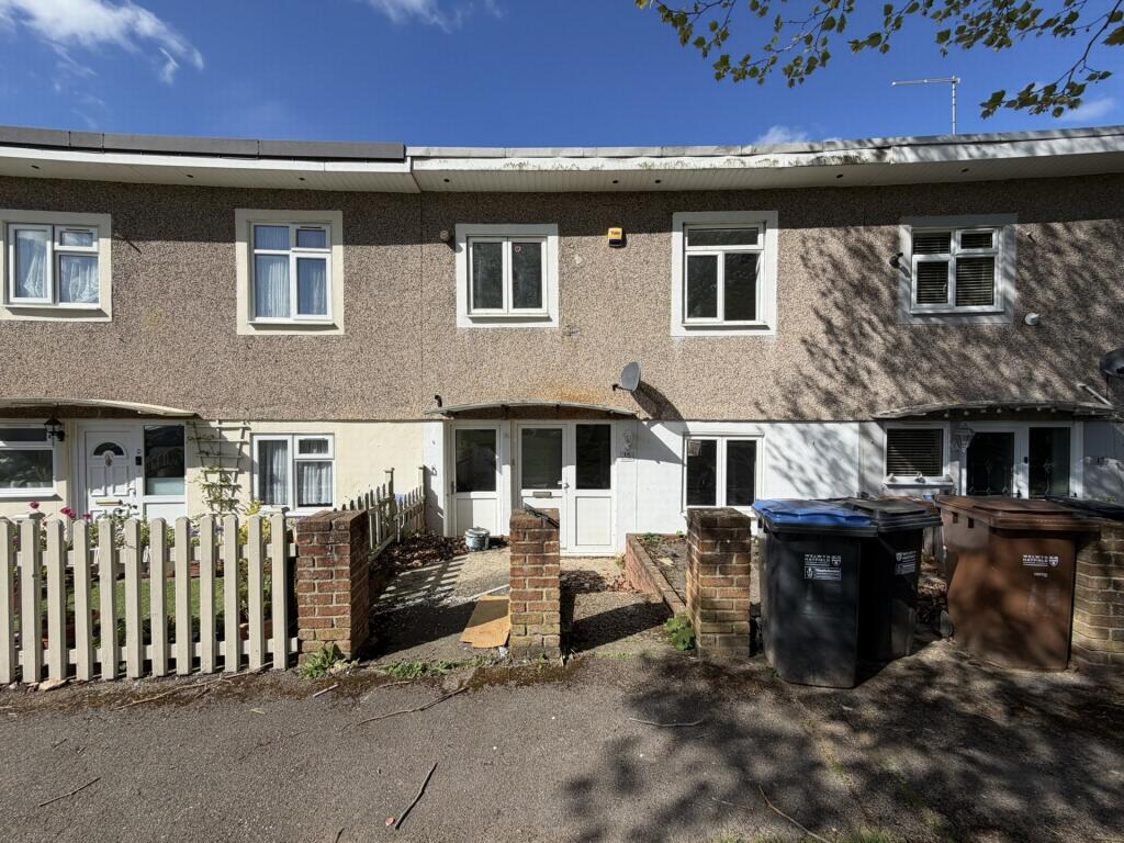 3 bed Mid Terraced House for rent in Hatfield. From Moving Places - Hatfield