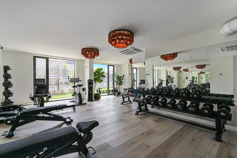4 bed Studio for rent in . From Moving Places - Hatfield