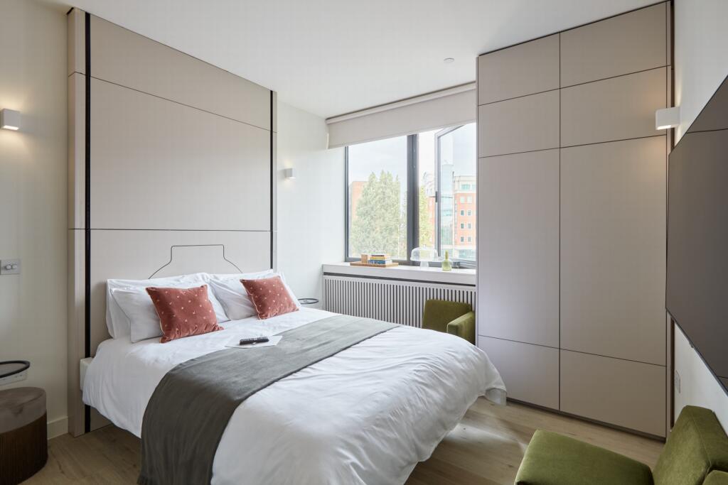 4 bed Studio for rent in . From Moving Places - Hatfield 4 bed Studio for rent in . From Moving Places - Hatfield