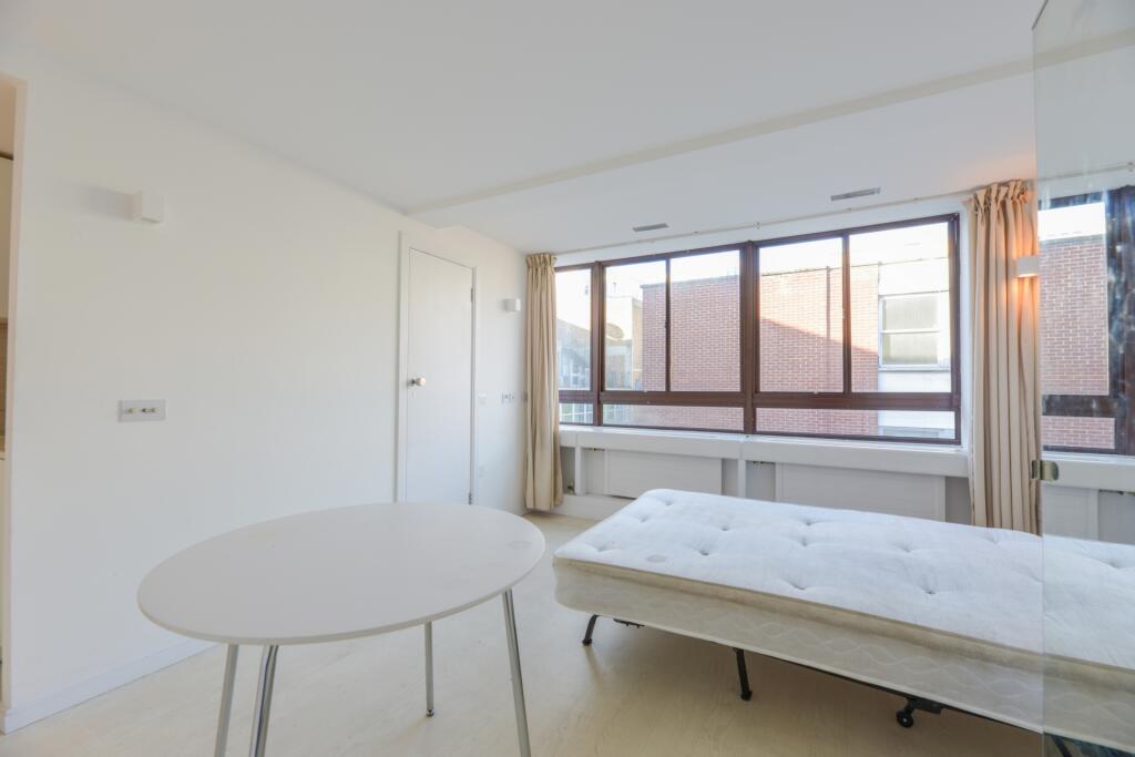 4 bed Studio for rent in Harrow. From Moving Places - Hatfield