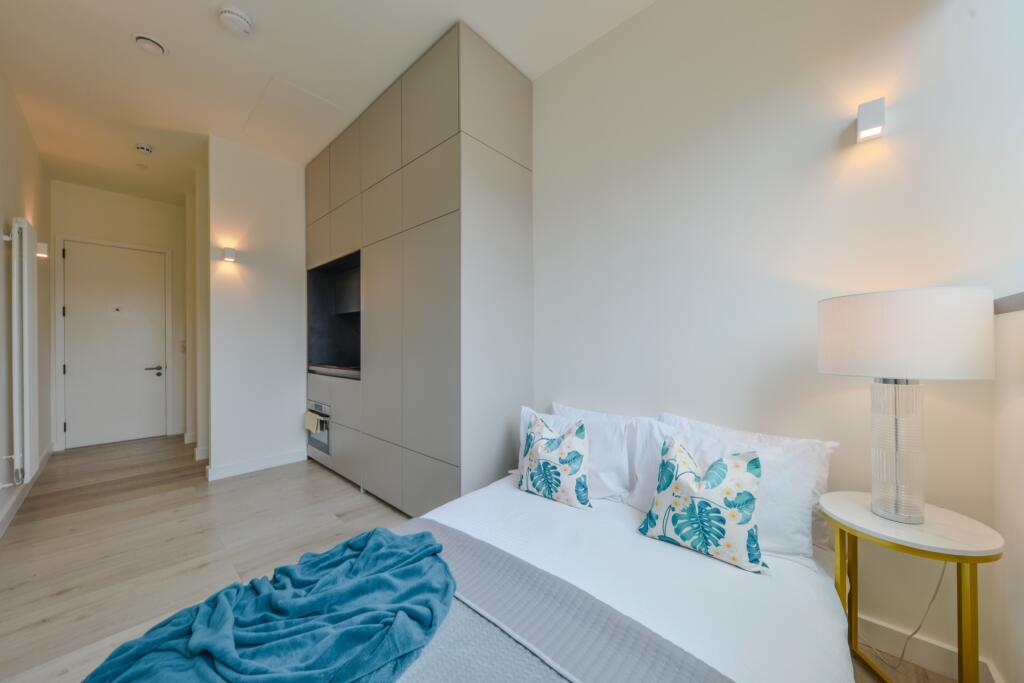 4 bed Studio for rent in Luton. From Moving Places - Hatfield 4 bed Studio for rent in Luton. From Moving Places - Hatfield