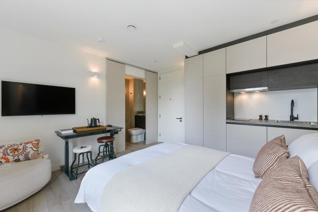 4 bed Studio for rent in . From Moving Places - Hatfield 4 bed Studio for rent in . From Moving Places - Hatfield