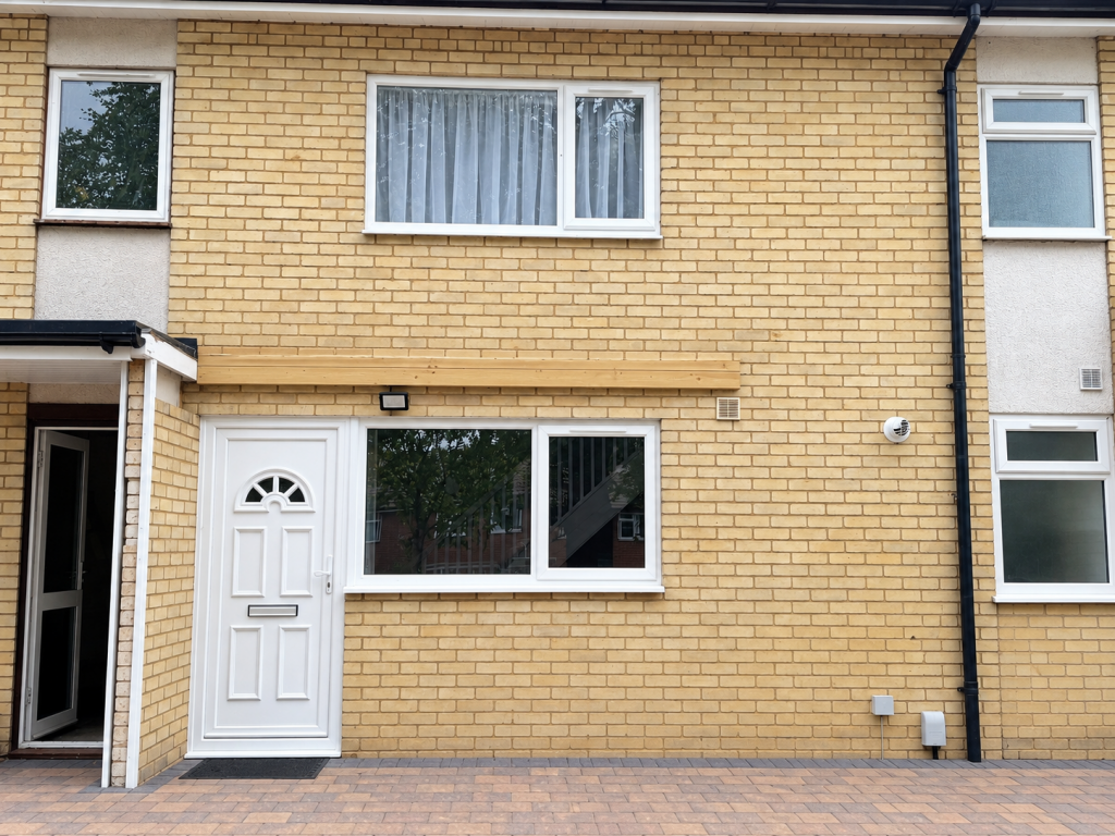 4 bed Mid Terraced House for rent in Hatfield. From Moving Places - Hatfield