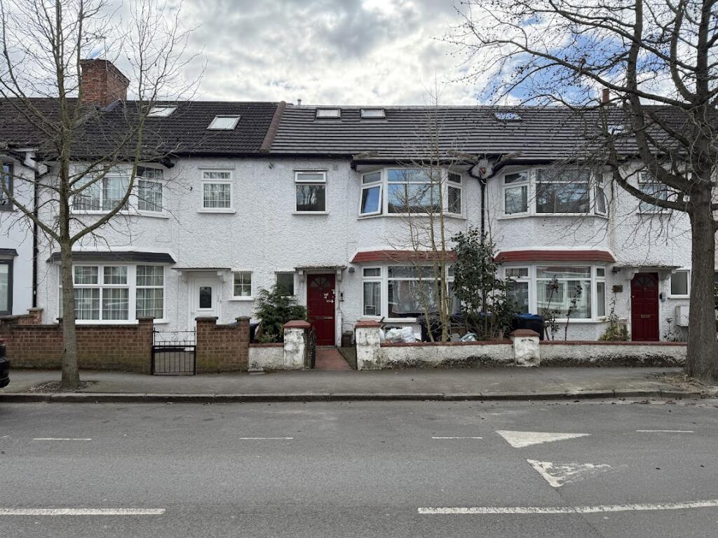 1 bed Annexe for rent in Mitcham. From Moore & Partners - Crawley 1 bed Annexe for rent in Mitcham. From Moore & Partners - Crawley