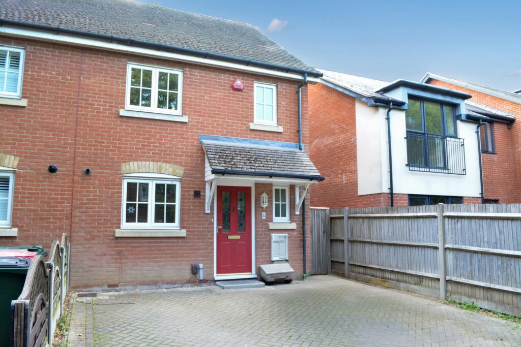 3 bed Semi Detached for rent in Pease Pottage. From Moore & Partners - Crawley 3 bed Semi Detached for rent in Pease Pottage. From Moore & Partners - Crawley