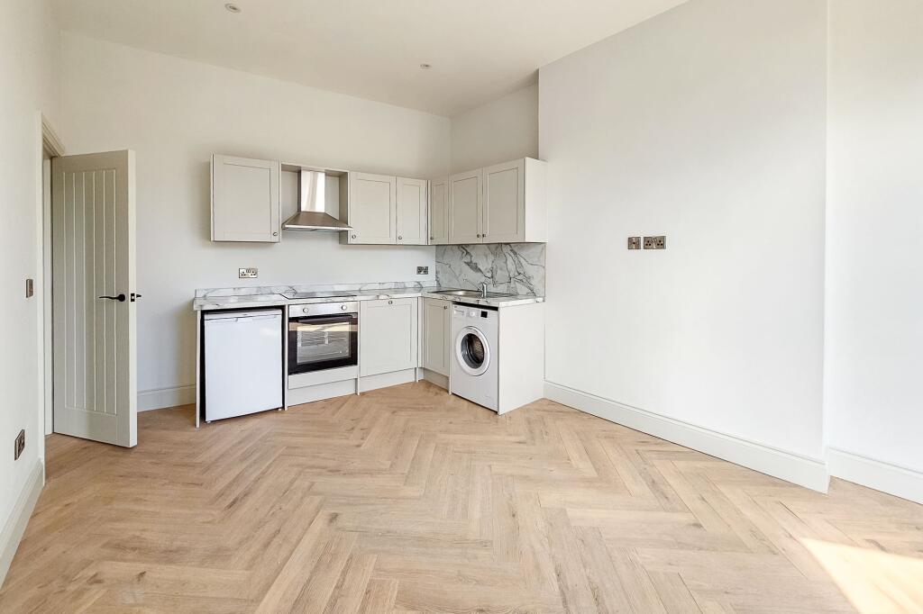2 bed 1st Floor Flat for rent in Harrogate. From Myrings Estate Agents - Harrogate