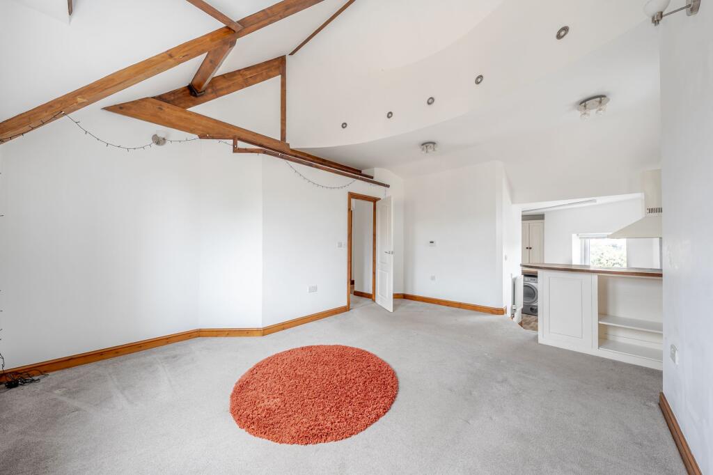 2 bed 1st Floor Flat for rent in Tadcaster. From Myrings Estate Agents - Harrogate