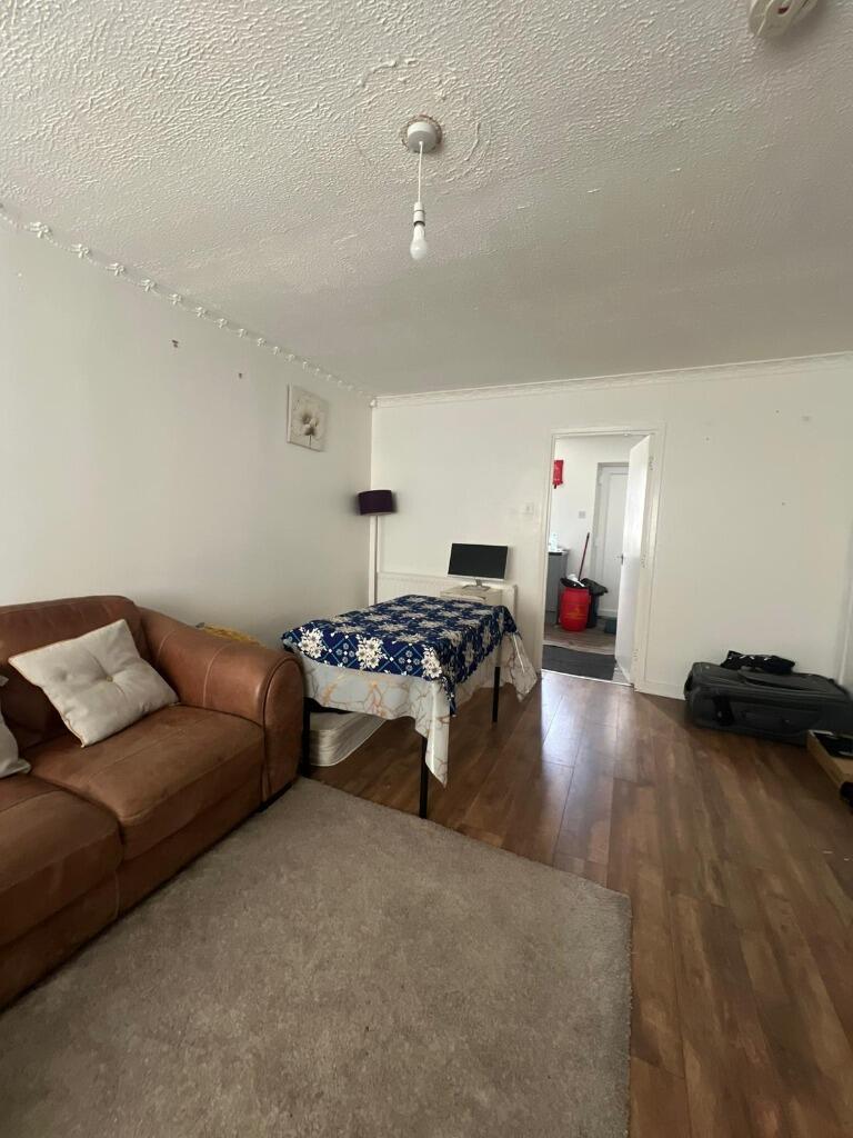 2 bed Mid Terraced House for rent in Newcastle upon Tyne. From Newcastle Lettings - Newcastle 2 bed Mid Terraced House for rent in Newcastle upon Tyne. From Newcastle Lettings - Newcastle