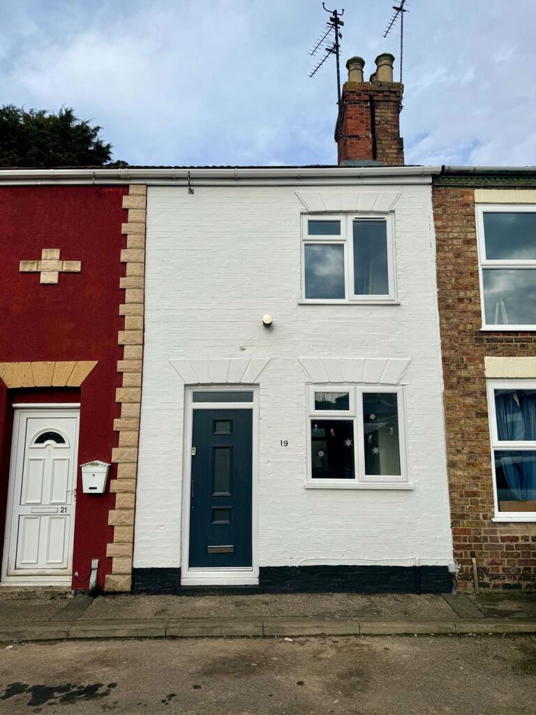 3 bed Mid Terraced House for rent in Boston. From Newton Fallowell - Boston