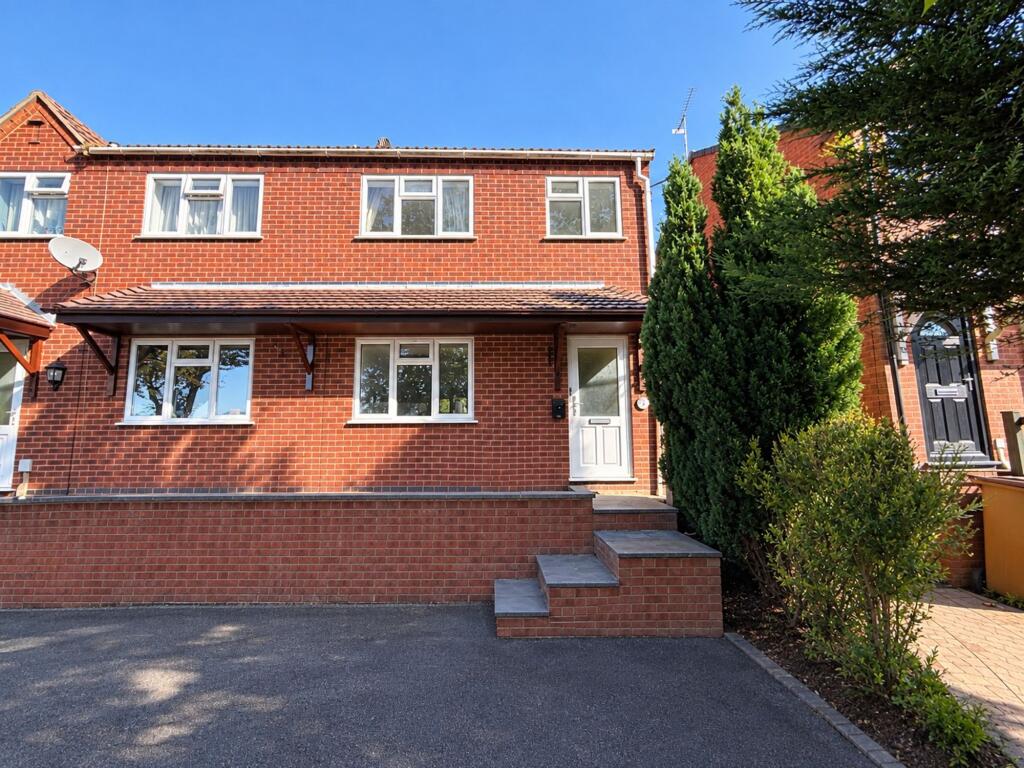 3 bed Semi Detached for rent in Mount Pleasant. From Newton Fallowell - Burton on Trent