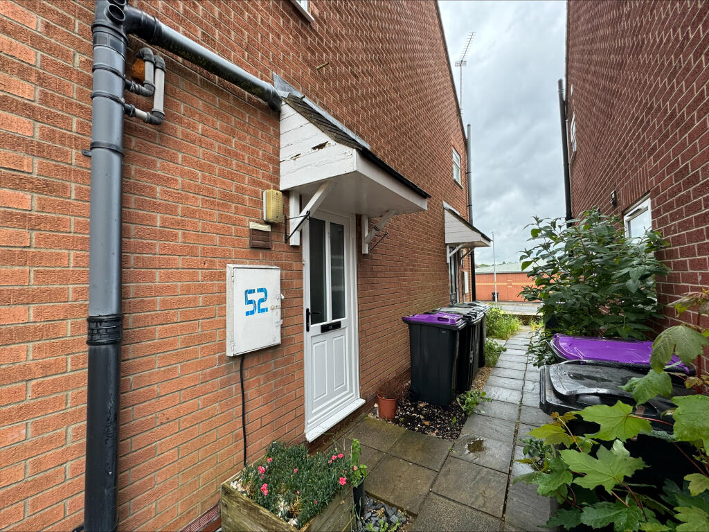 2 bed Mid Terraced House for rent in Grantham. From Newton Fallowell - Grantham