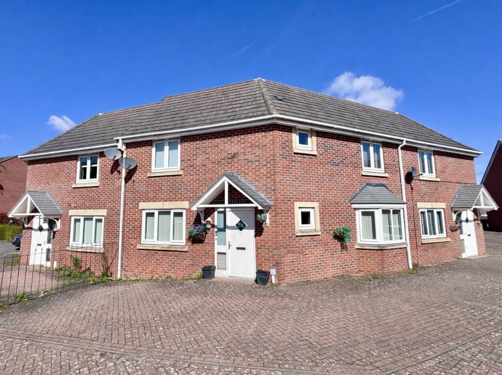 3 bed Town House for rent in Coalville. From Newton Fallowell - Coalville