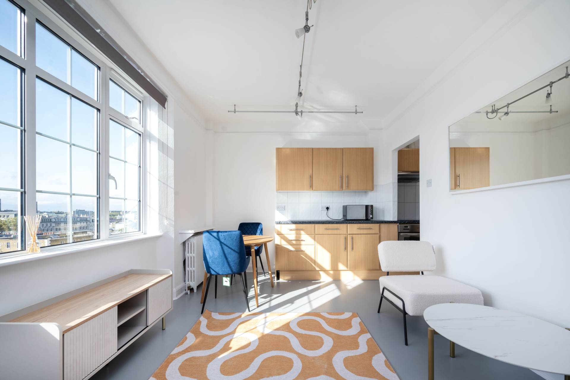 1 bed 1st Floor Flat for rent in London. From Next Property - London