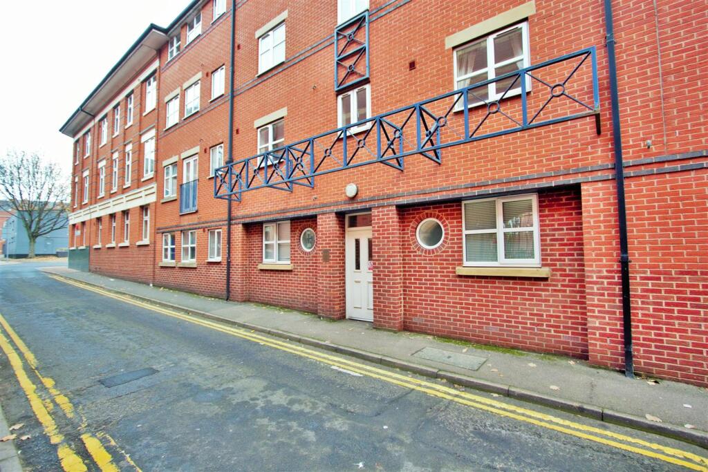 2 bed Apartment for rent in Leicester. From Newton Fallowell - Oadby