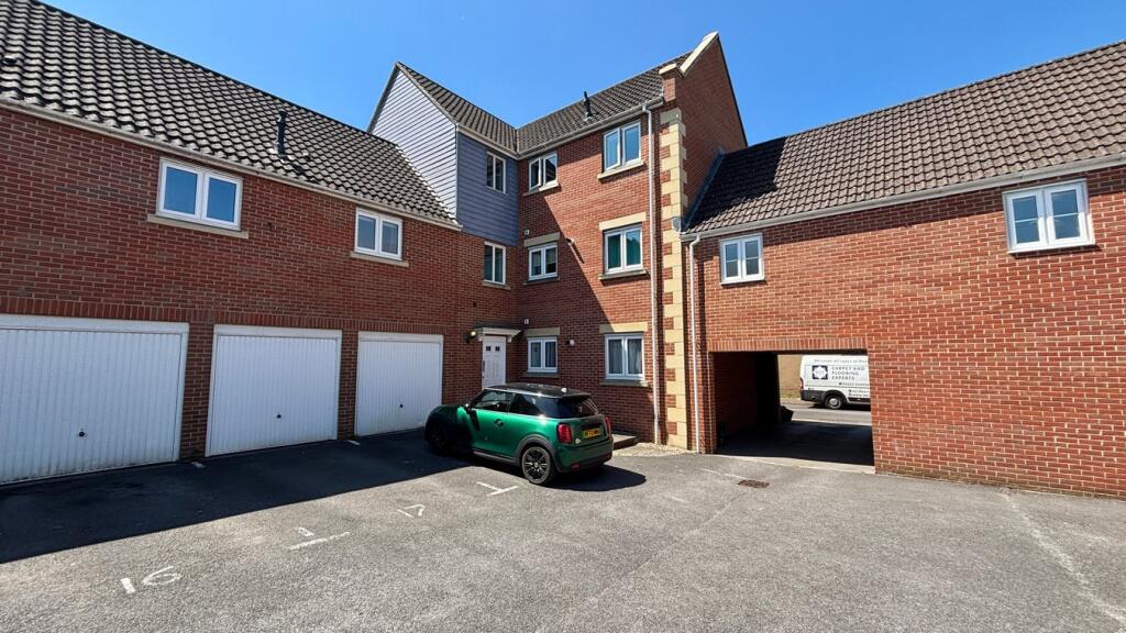 2 bed 1st Floor Flat for rent in Norton Fitzwarren. From Newton King - Taunton