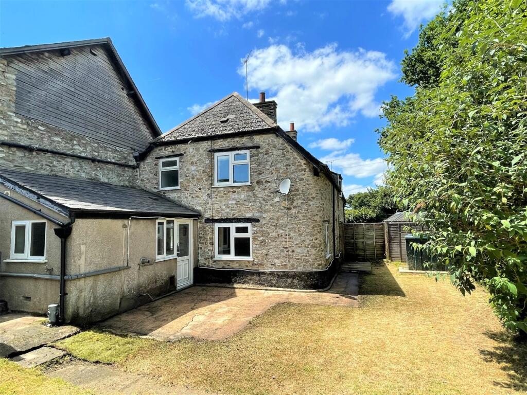 2 bed Cottage for rent in Taunton. From Newton King - Taunton