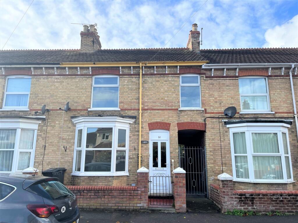 3 bed Mid Terraced House for rent in Taunton. From Newton King - Taunton