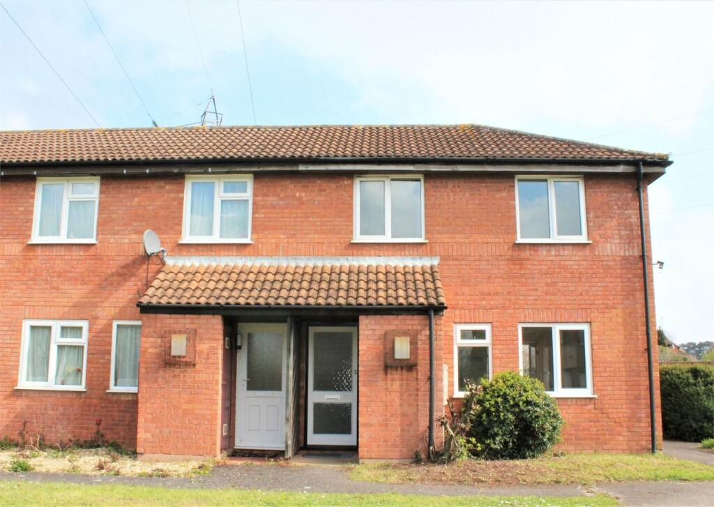 2 bed End of Terrace for rent in Staplegrove. From Newton King - Taunton