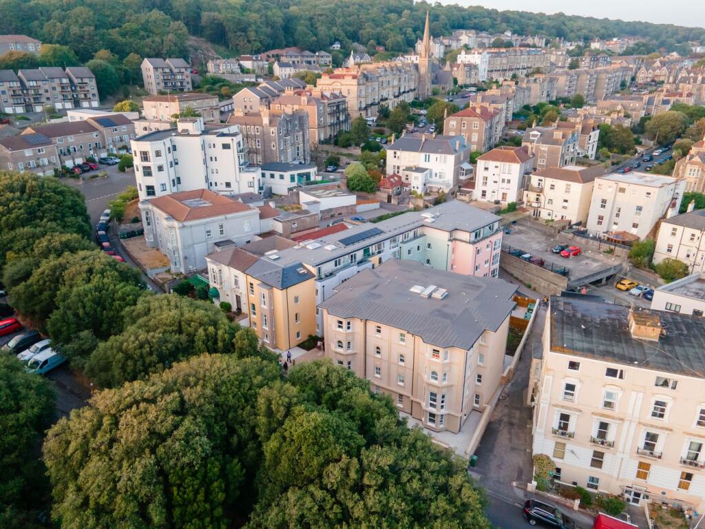 2 bed Apartment for rent in Weston-Super-Mare. From Newton King - Taunton