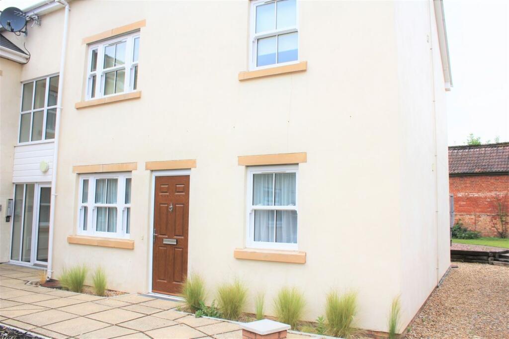 2 bed Apartment for rent in Staplegrove. From Newton King - Taunton 2 bed Apartment for rent in Staplegrove. From Newton King - Taunton