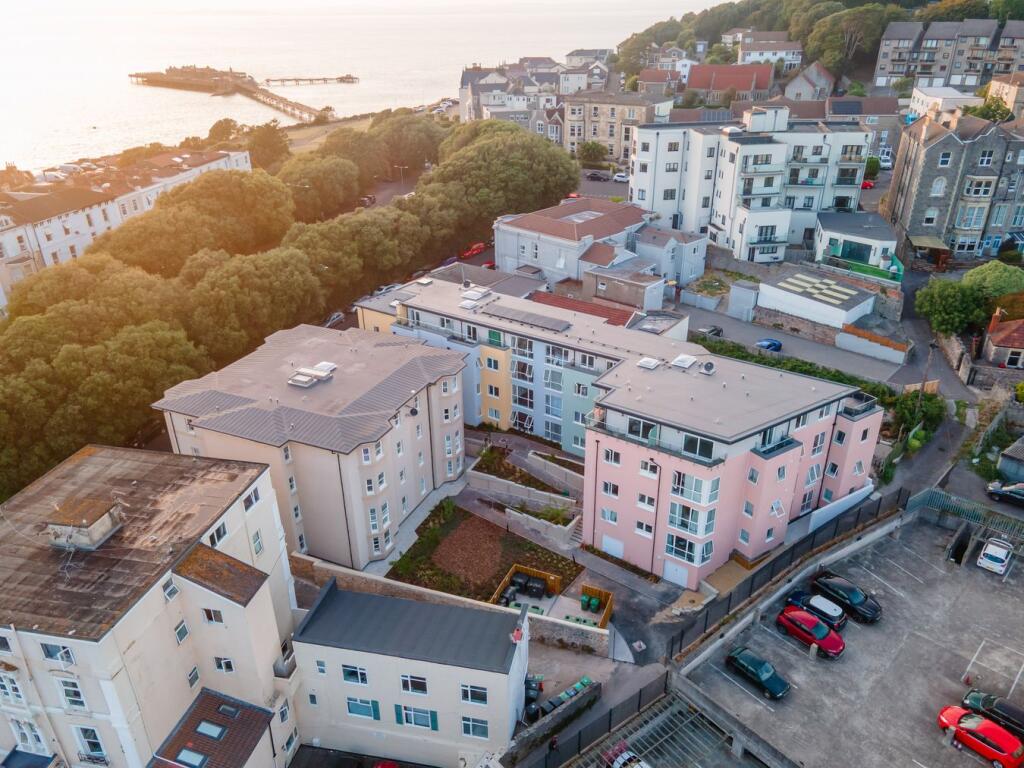 2 bed Apartment for rent in Weston-Super-Mare. From Newton King - Taunton 2 bed Apartment for rent in Weston-Super-Mare. From Newton King - Taunton