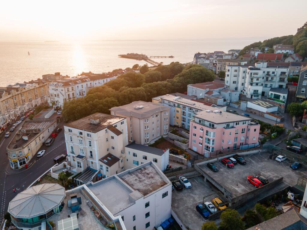 2 bed Apartment for rent in Weston-Super-Mare. From Newton King - Taunton 2 bed Apartment for rent in Weston-Super-Mare. From Newton King - Taunton