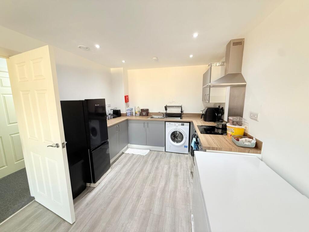 1 bed Apartment for rent in Yeovil. From Newton King - Taunton 1 bed Apartment for rent in Yeovil. From Newton King - Taunton