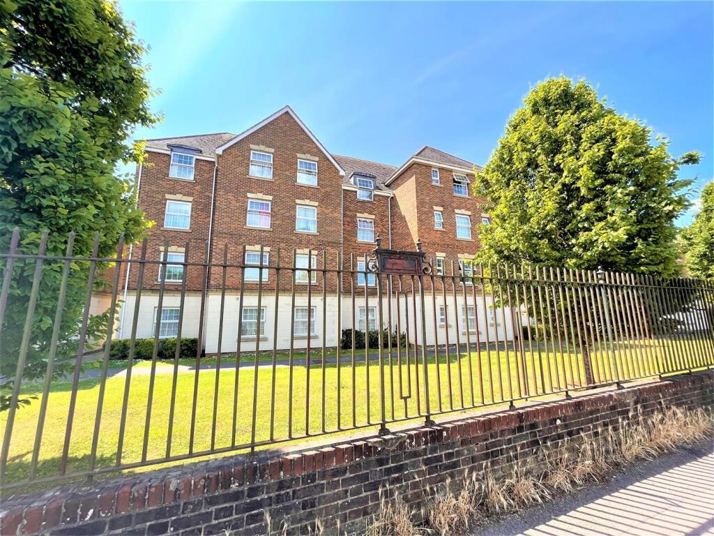 2 bed House (unspecified) for rent in Lunsford's Cross. From Oakfield - Bexhill-on-Sea