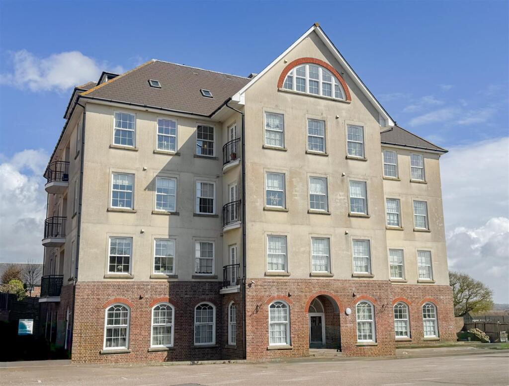2 bed 1st Floor Flat for rent in Bexhill. From Oakfield - Bexhill-on-Sea 2 bed 1st Floor Flat for rent in Bexhill. From Oakfield - Bexhill-on-Sea