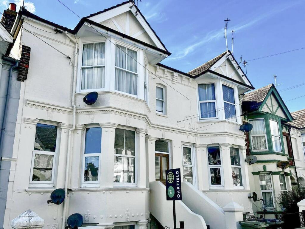 1 bed House (unspecified) for rent in Lunsford's Cross. From Oakfield - Bexhill-on-Sea