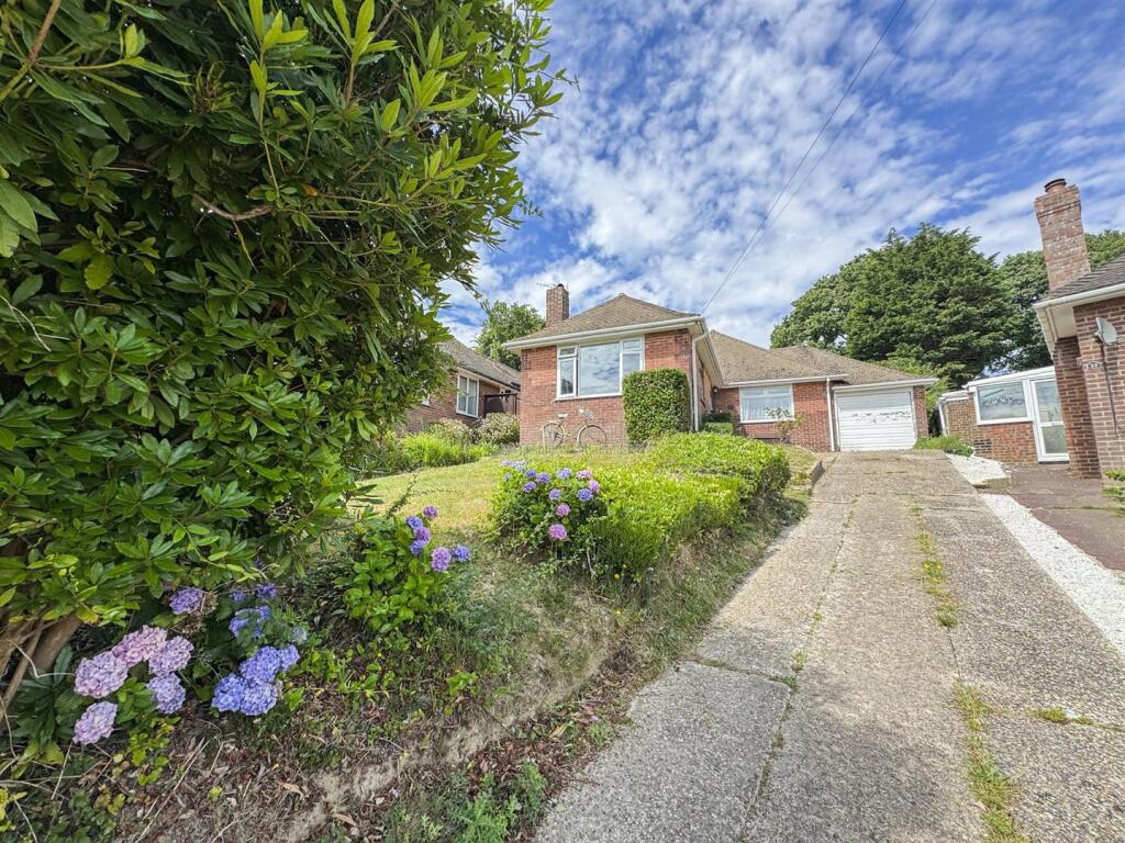 3 bed Detached bungalow for rent in Lunsford's Cross. From Oakfield - Bexhill-on-Sea 3 bed Detached bungalow for rent in Lunsford's Cross. From Oakfield - Bexhill-on-Sea