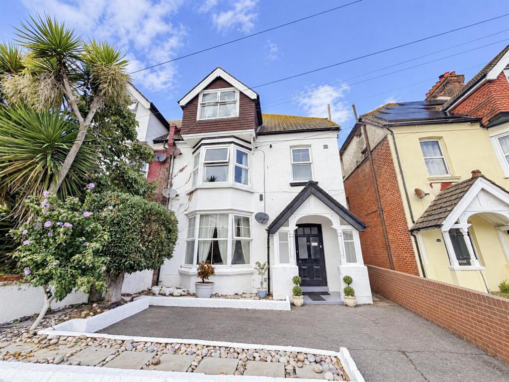 2 bed 1st Floor Flat for rent in Bexhill. From Oakfield - Bexhill-on-Sea 2 bed 1st Floor Flat for rent in Bexhill. From Oakfield - Bexhill-on-Sea