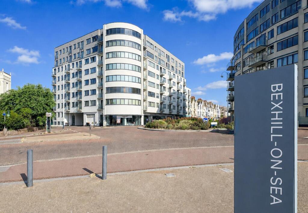 2 bed 1st Floor Flat for rent in Lunsford's Cross. From Oakfield - Bexhill-on-Sea