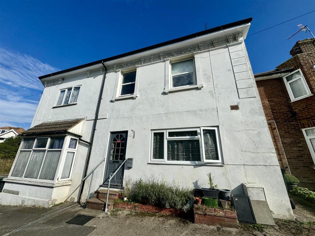 1 bed House (unspecified) for rent in Bexhill. From Oakfield - Bexhill-on-Sea