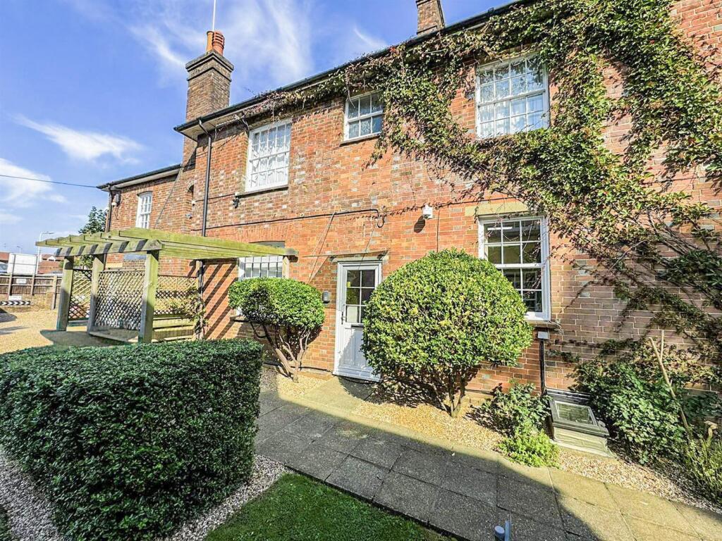 1 bed 1st Floor Flat for rent in Hailsham. From Oakfield - Eastbourne