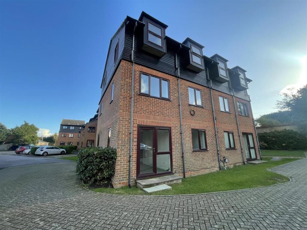 1 bed House (unspecified) for rent in Eastbourne. From Oakfield - Eastbourne