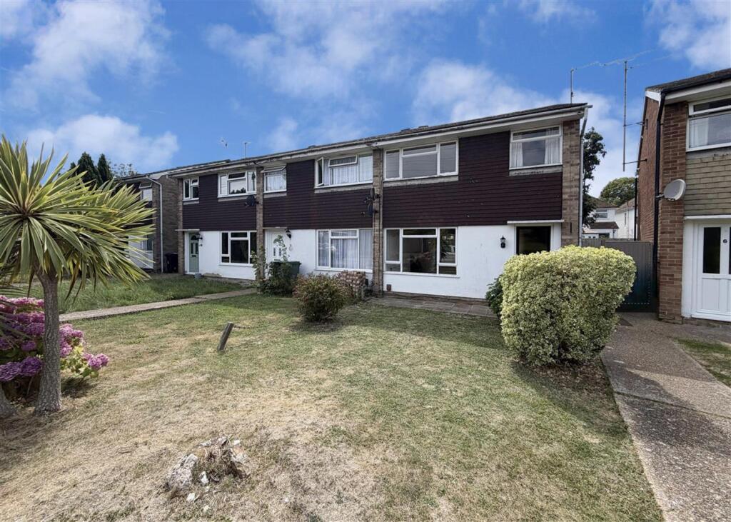 3 bed End of Terrace for rent in Stone Cross. From Oakfield - Eastbourne 3 bed End of Terrace for rent in Stone Cross. From Oakfield - Eastbourne